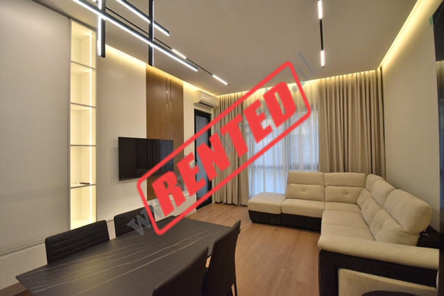 Apartament 1+1 modern me qira ne rrugen e Kavajes tek Kompleksi Square 21 ne Tirane.
Eshte e pozici
